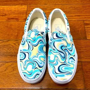 Vans - men’s 4, women’s 5.5 - never worn